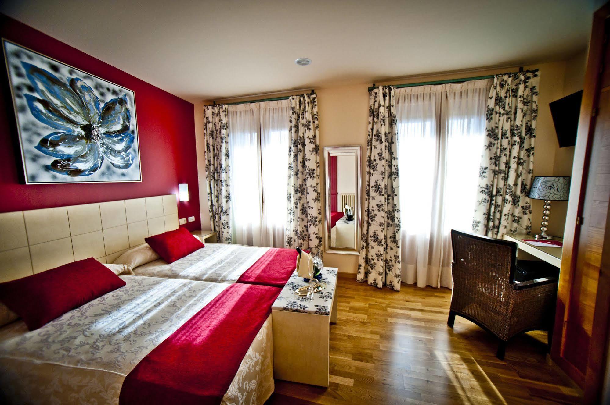 Hotel Condes De Castilla Segovia Exterior photo